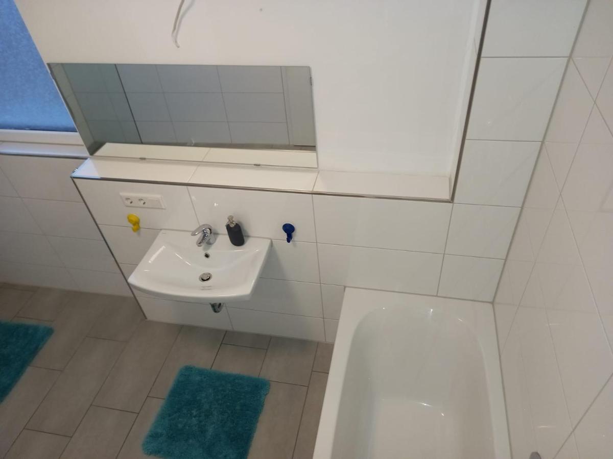 Neubau Appartement Mit Terasse, Privater Eingang,Parkplatz,Kueche Fürth Exterior foto