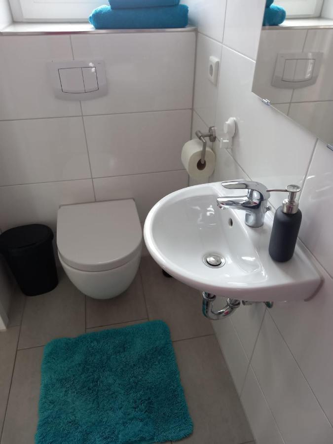 Neubau Appartement Mit Terasse, Privater Eingang,Parkplatz,Kueche Fürth Exterior foto