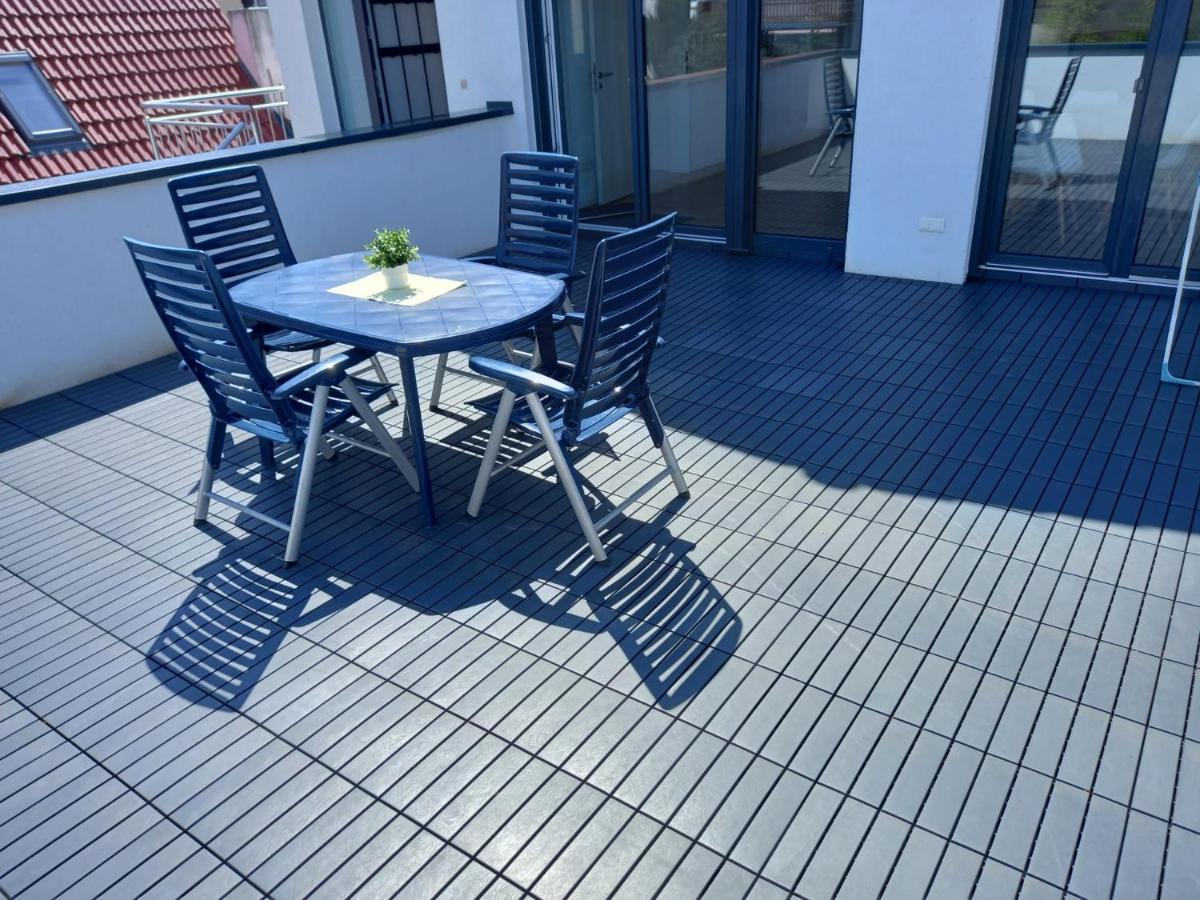 Neubau Appartement Mit Terasse, Privater Eingang,Parkplatz,Kueche Fürth Exterior foto