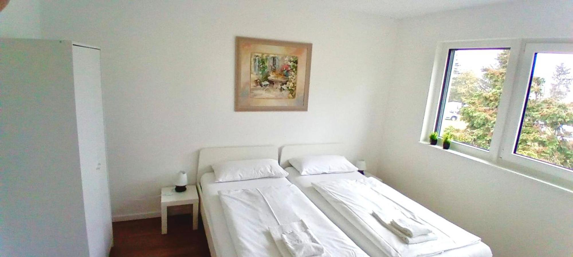 Neubau Appartement Mit Terasse, Privater Eingang,Parkplatz,Kueche Fürth Exterior foto
